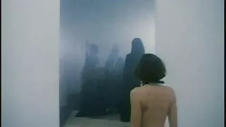 Putri ing fishnets ireng seksi