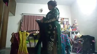 Cute bayek bajingan lan ngisep ing jedhing