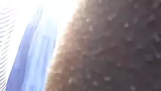 Cantik kenceng karo rambut kriting bakal diluku