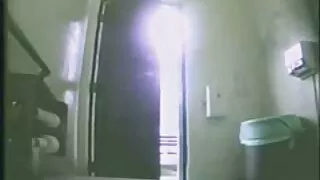 Cilik titted brunette menehi bukkake lan nemu cum ing pasuryan