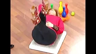 Cute gendakan impales dhéwé ing lemak kontol