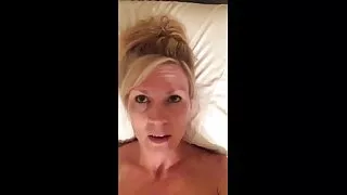 Lustful pacar direkam dheweke apik banget girl stripping lan ndemek dheweke pus,sial