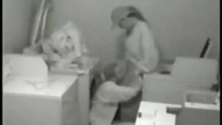 Remaja passionately nyedot kontol