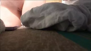Pasangan enom bakal bajingan ing ngarepe kamera